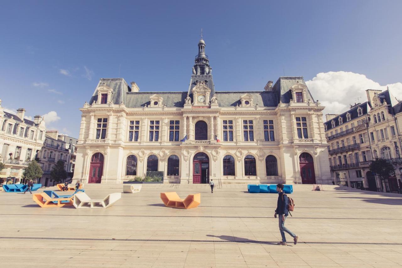 La Maison de la Liberté Suite Jeanne Barret Poitiers Extérieur photo